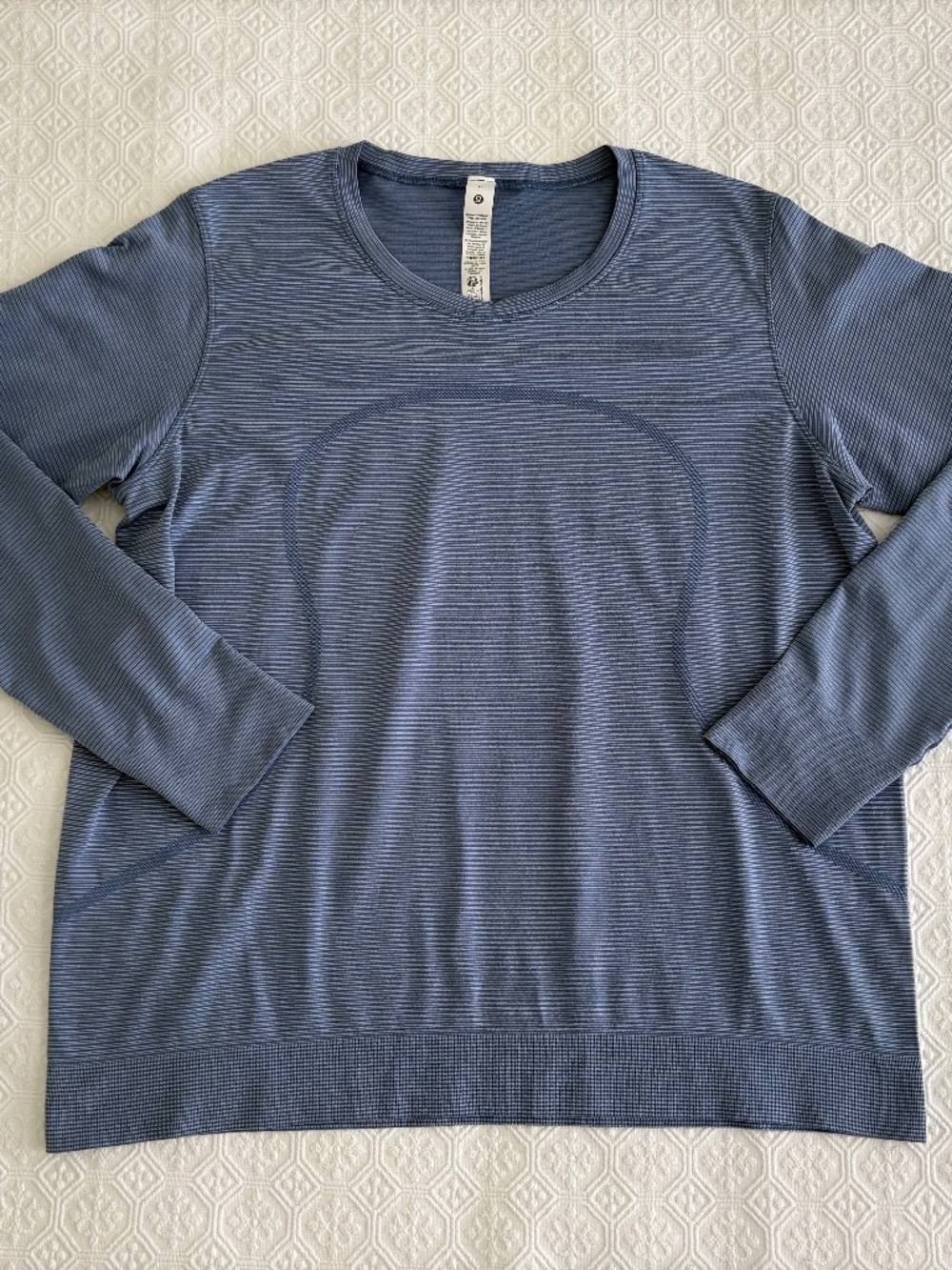 Lululemon Swiftly Tech Long Sleeve 2.0 Relaxed Fit Blue Stripe Size 14 Like New